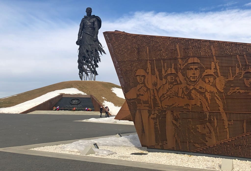 Открыт Мемориал Советскому солдату