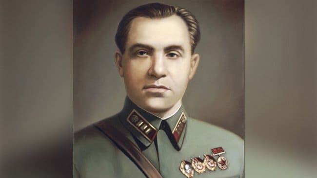 Родился легендарный разведчик Илья Старинов (1900)