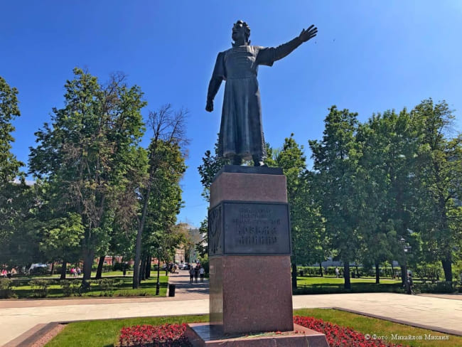 Памятник Козьме Минину в Нижнем Новгороде