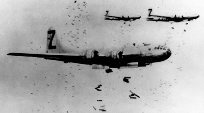 ВВС США произвели ковровую бомбардировку Токио (1945)