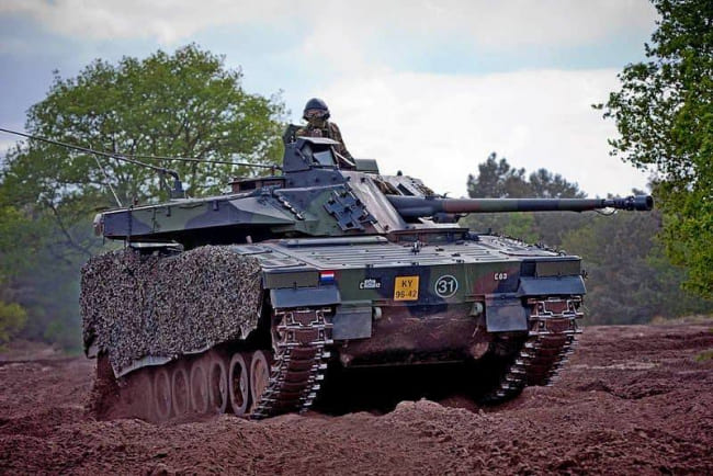 БМП CV 90 (Швеция)