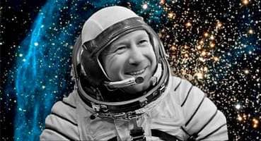Советский космонавт А. Леонов вышел в открытый космос