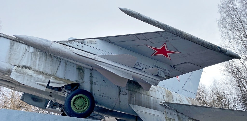 самолет МиГ-25